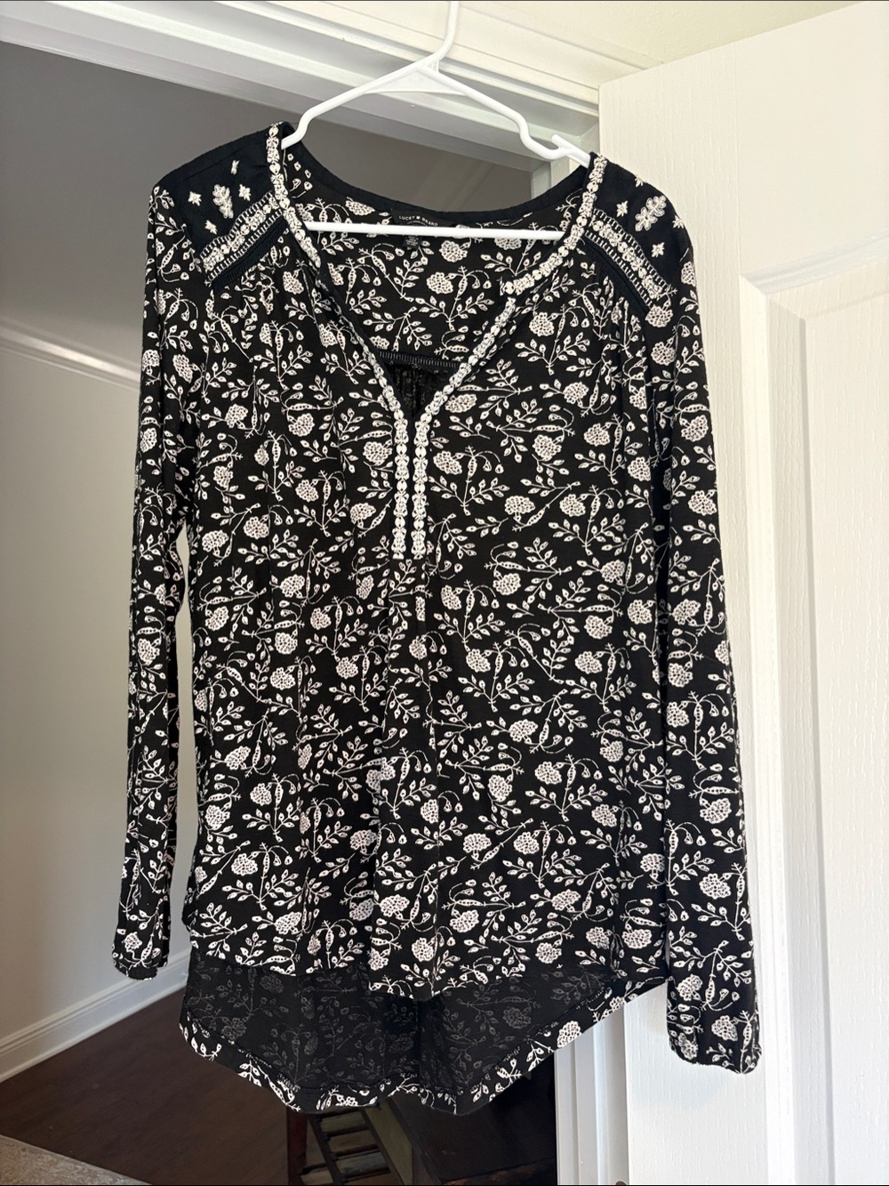 Lucky Brand Black and White Floral Long-Sleeve Peasant Top